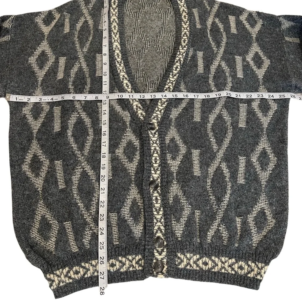 Vintage Patterned Cardigan, Kensington Brand, Made in Italy, V-Neck - Picture 4 of 9